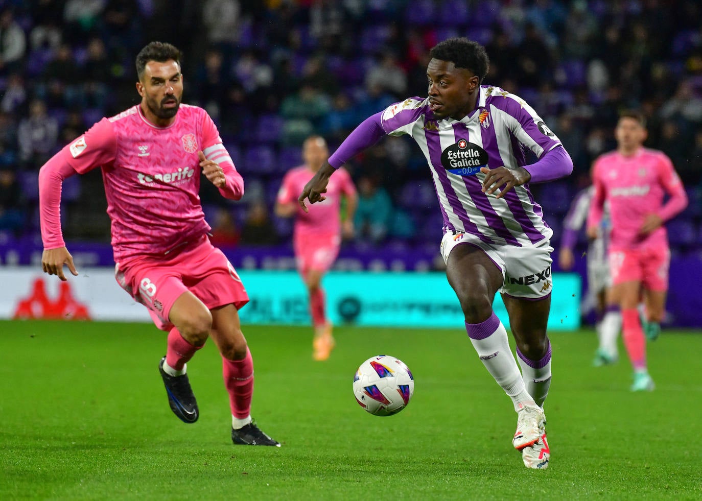 El partido entre el Real Valladolid y el Tenerife, en imágenes