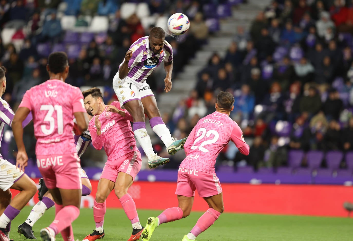 El partido entre el Real Valladolid y el Tenerife, en imágenes