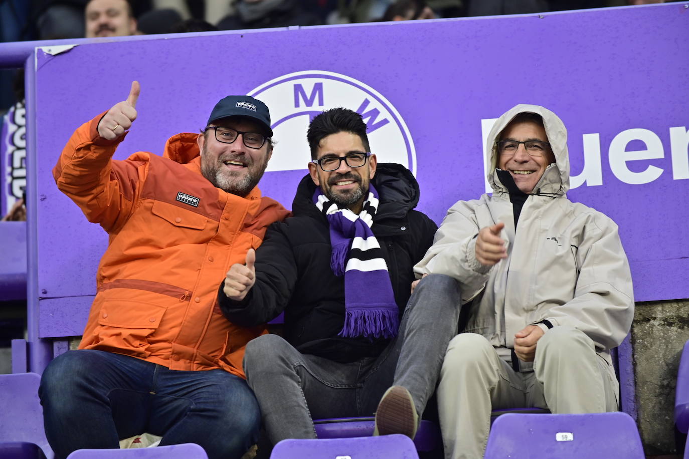 Búscate en la grada del estadio José Zorrilla (1/4)