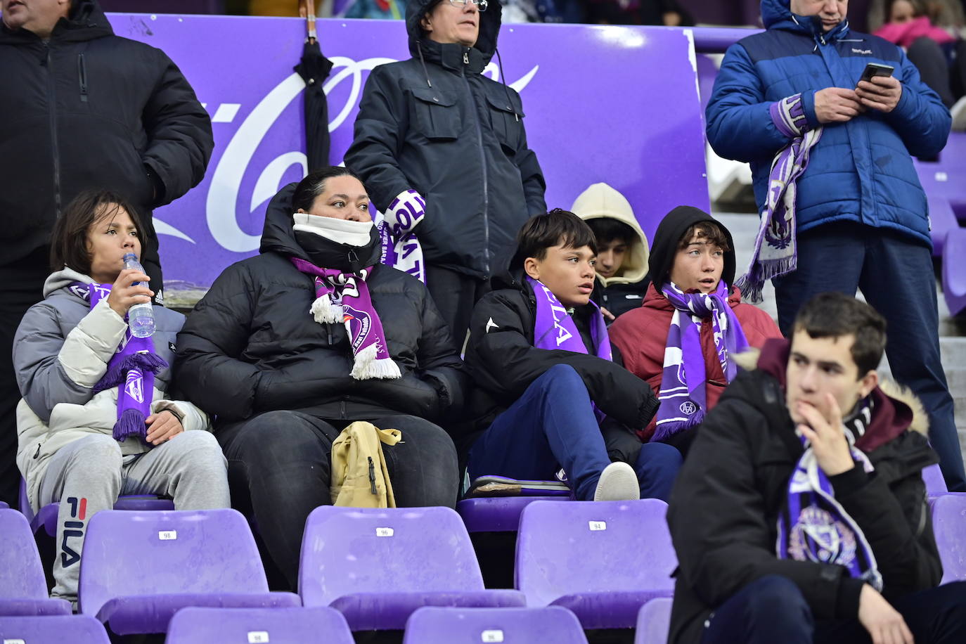 Búscate en la grada del estadio José Zorrilla (1/4)