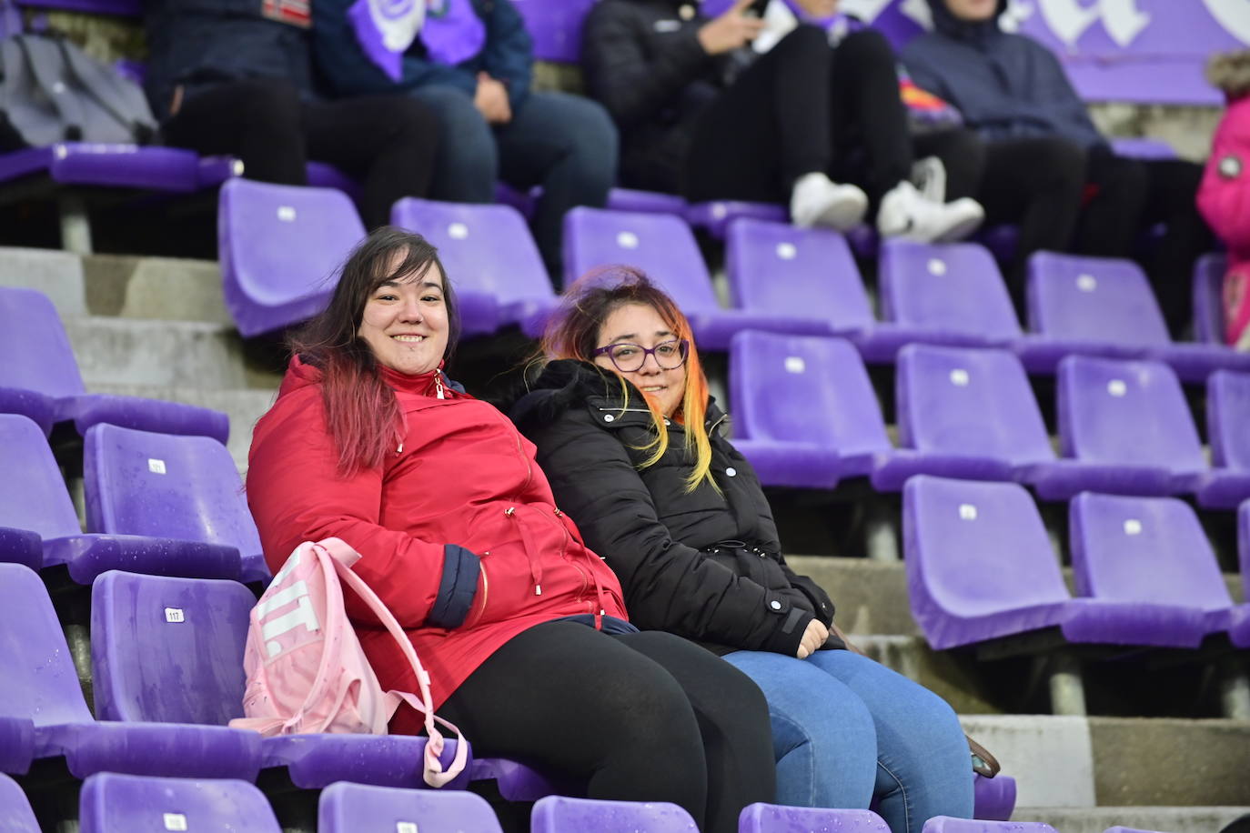 Búscate en la grada del estadio José Zorrilla (1/4)