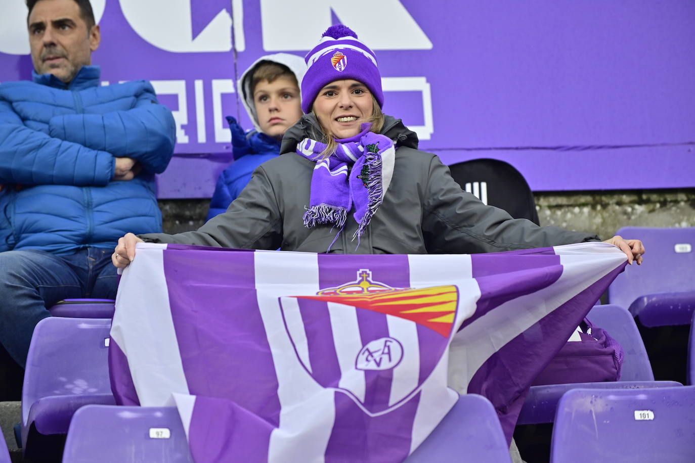 Búscate en la grada del estadio José Zorrilla (2/4)