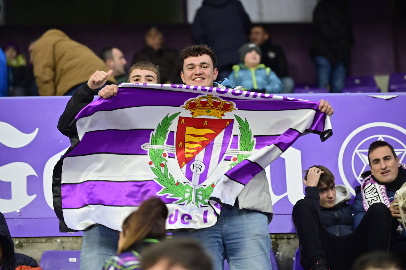 Búscate en la grada del estadio José Zorrilla (2/4)