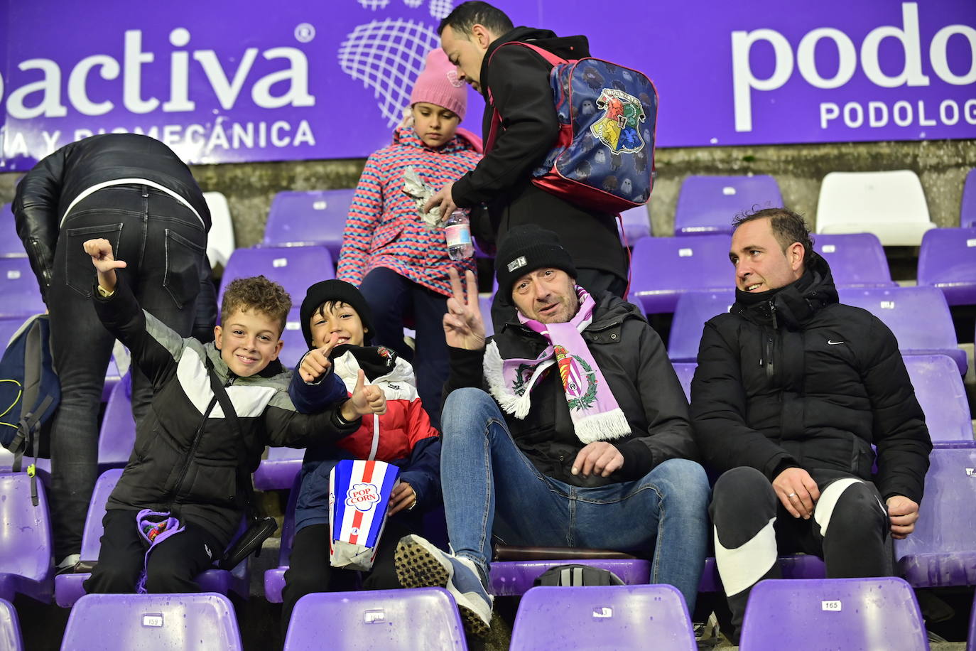 Búscate en la grada del estadio José Zorrilla (2/4)