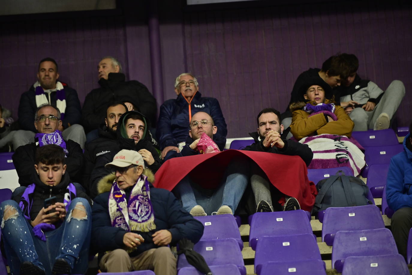 Búscate en la grada del estadio José Zorrilla (3/4)