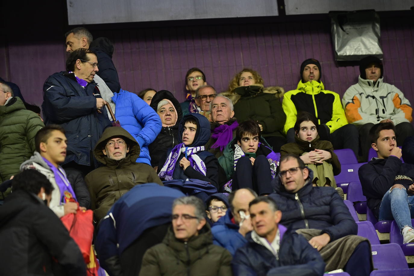 Búscate en la grada del estadio José Zorrilla (3/4)