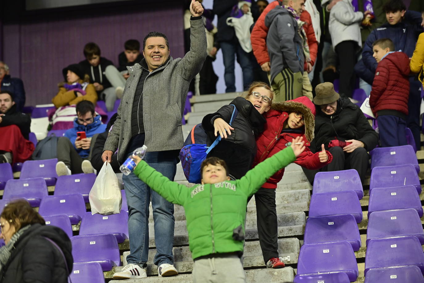 Búscate en la grada del estadio José Zorrilla (3/4)