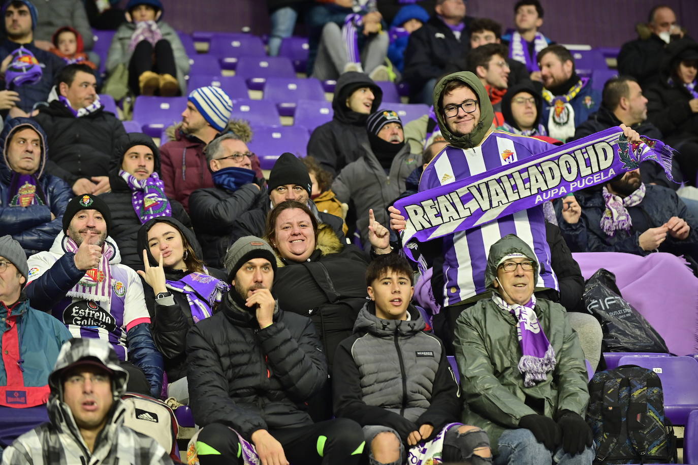 Búscate en la grada del estadio José Zorrilla (3/4)