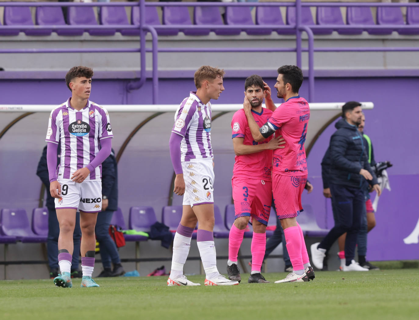 El partido entre el Real Valladolid B y el Ourense, en imágenes