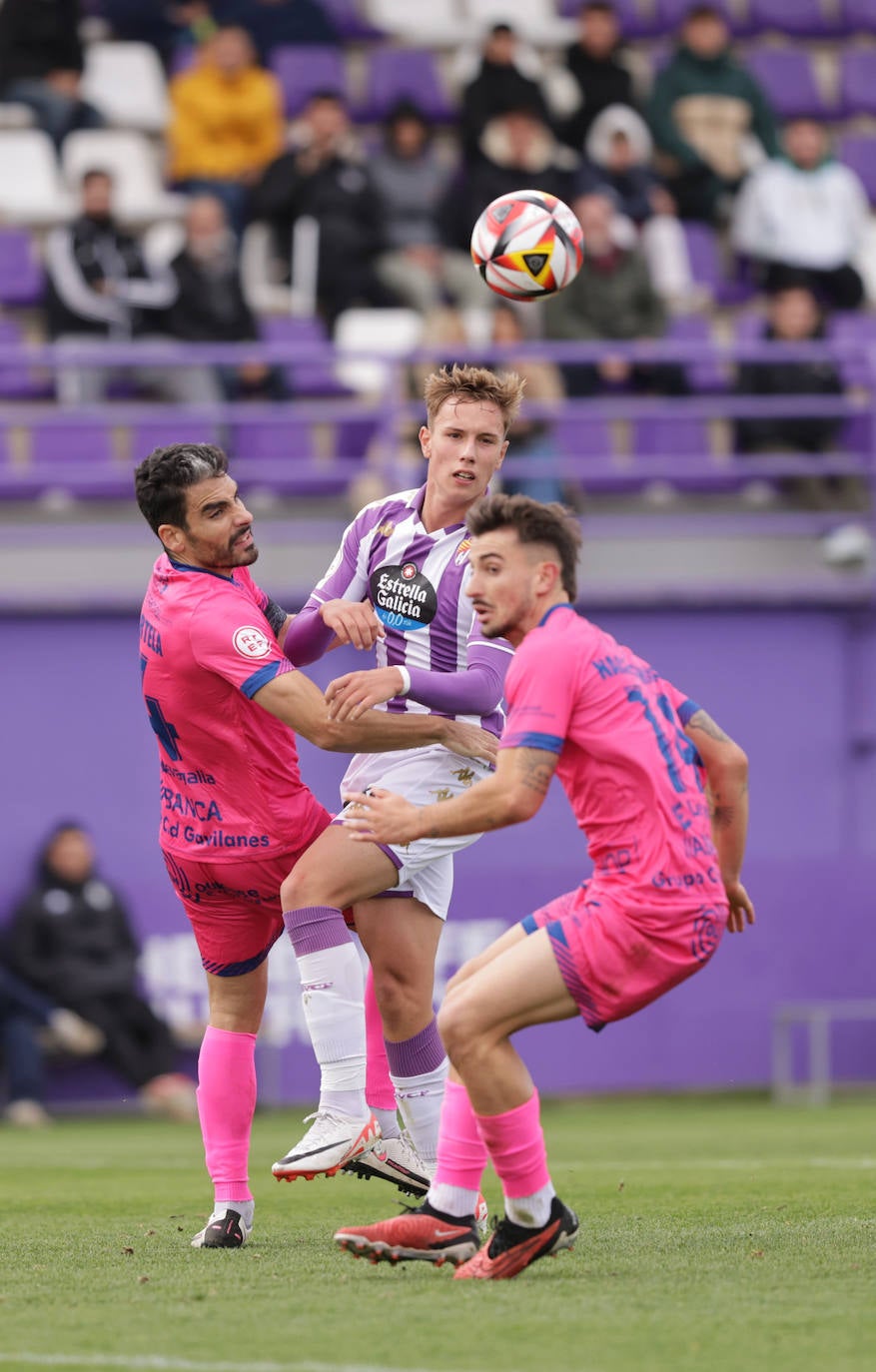 El partido entre el Real Valladolid B y el Ourense, en imágenes