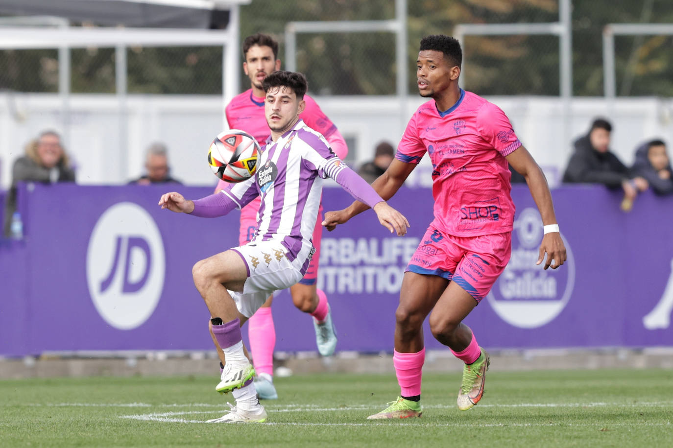 El partido entre el Real Valladolid B y el Ourense, en imágenes