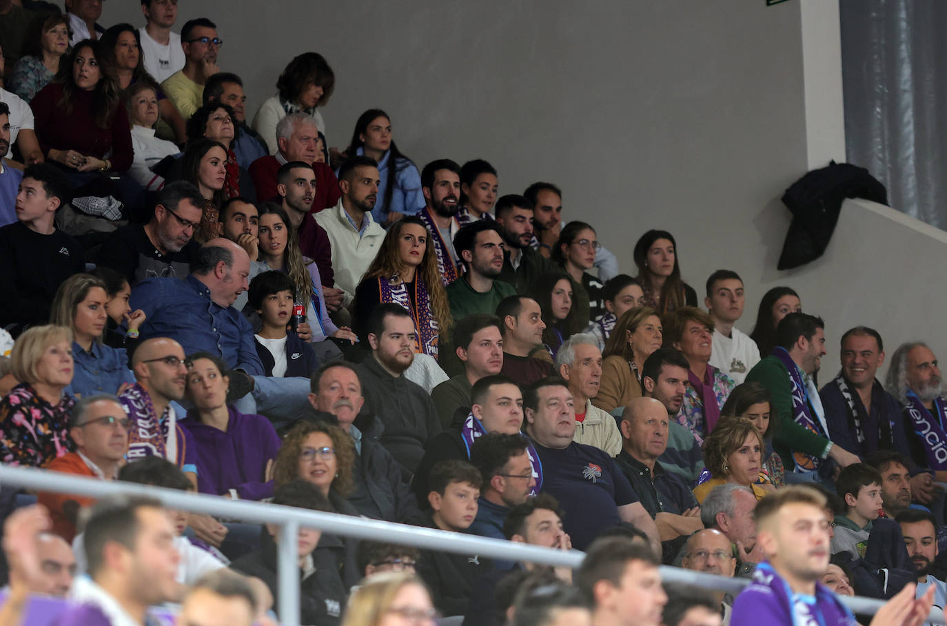 Búscate en las gradas del Zunder Palencia-Girona