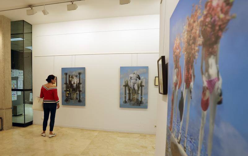 Una exposición en una de las salas de la Biblioteca Pública.