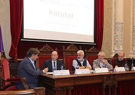 Mesa redonda moderada por David Muriel, con José Ignacio Carrasco, Roberto Maestro, Leopoldo Durán y Felipe Bravo.