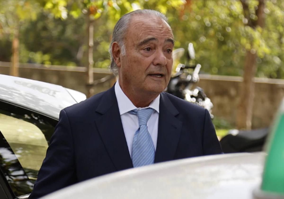 ¿A qué se dedica Carlos, el hermano de Julio Iglesias ahora condenado?