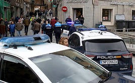 Presencia policial junto al establecimiento donde se produjo el intento de robo.