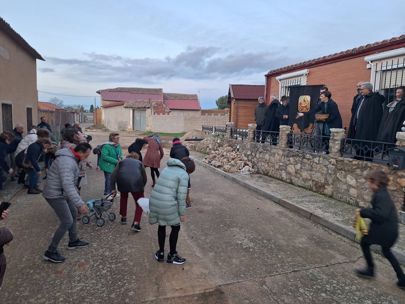 La tradición de correr las castañas de Villalán de Campos