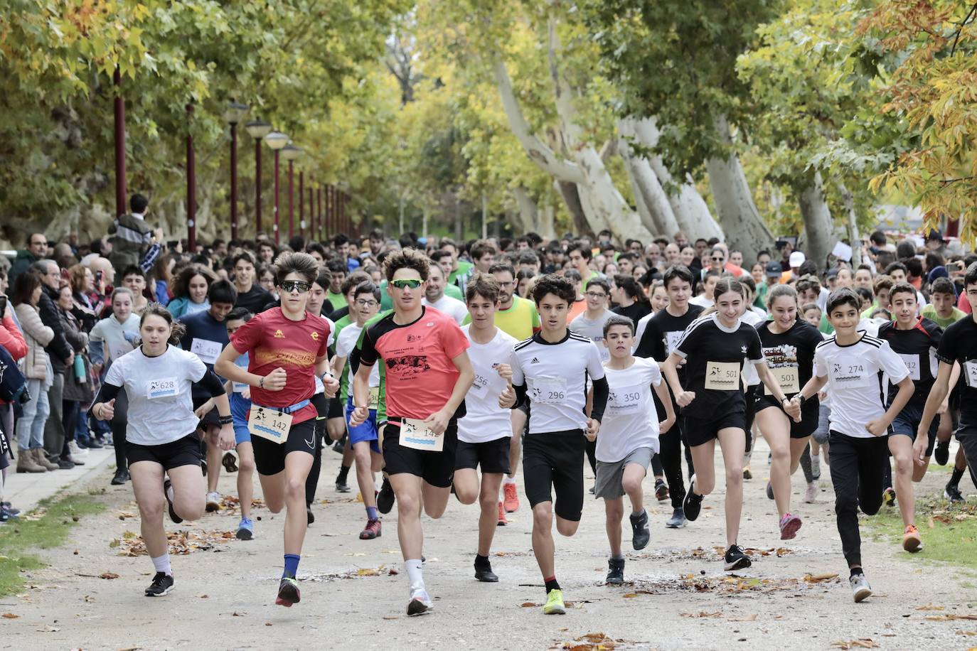 Alumnos, padres y profesores corren en Rio Running