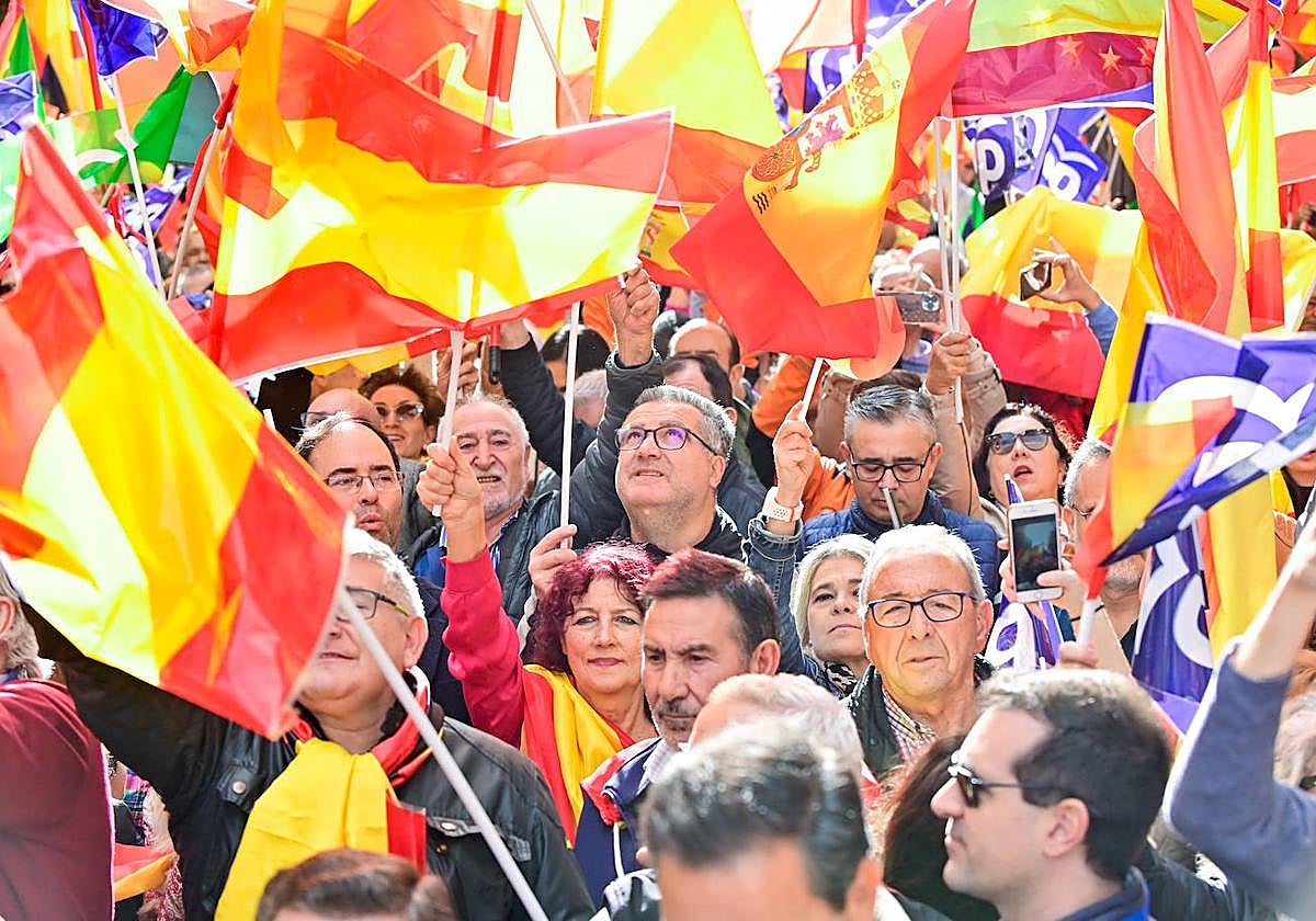 Concentración de protesta contra la amnistía en Valladolid | El Norte ...