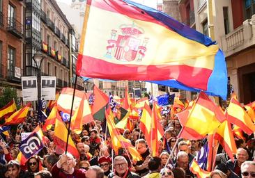 Decenas de miles de personas se echan a la calle para clamar contra la amnistía