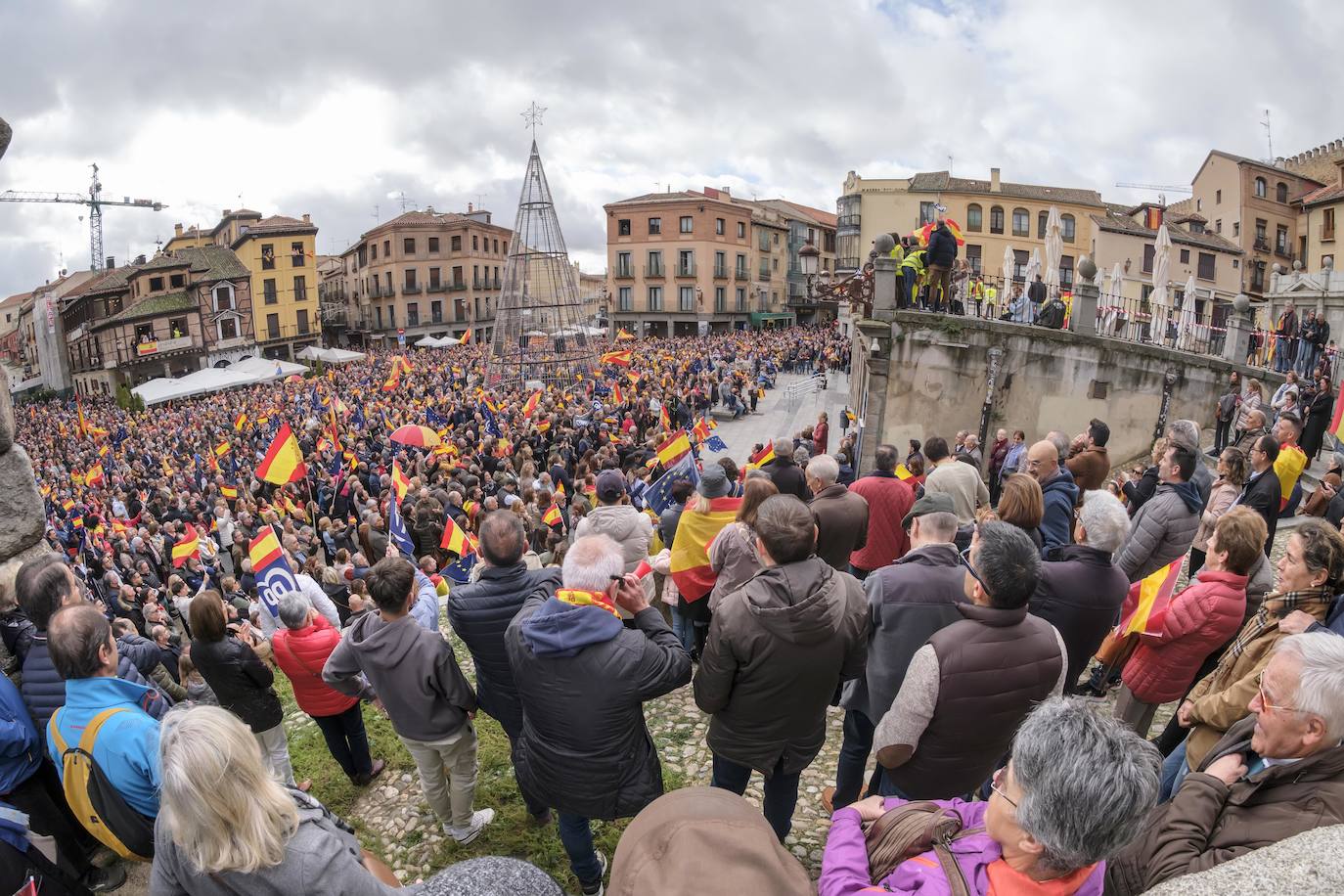 La concentración en Segovia contra la amnistía, en imágenes (2 de 2)