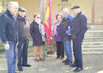 Siete vecinos de un pequeño pueblo de Valladolid se manifiestan contra la amnistía