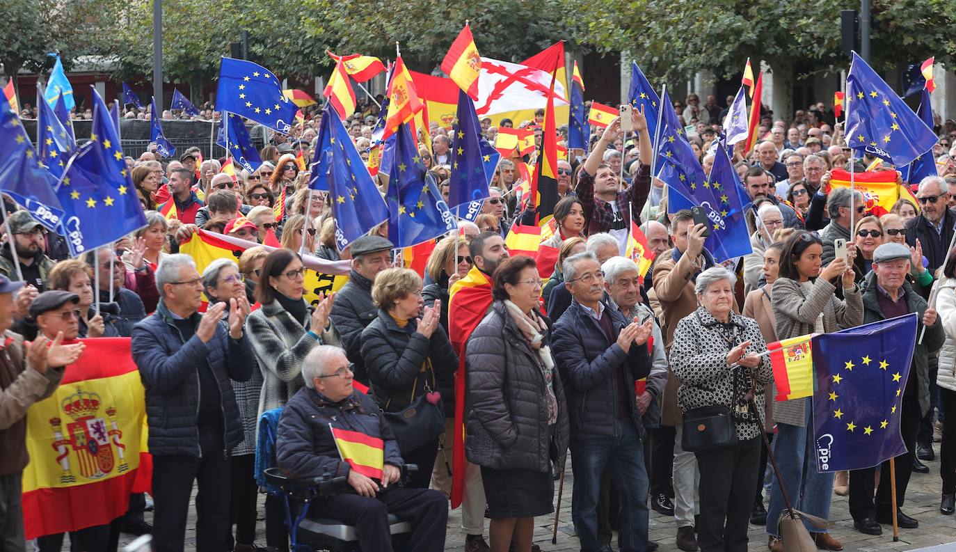 Los palentinos claman contra la amnistía en la Plaza Mayor