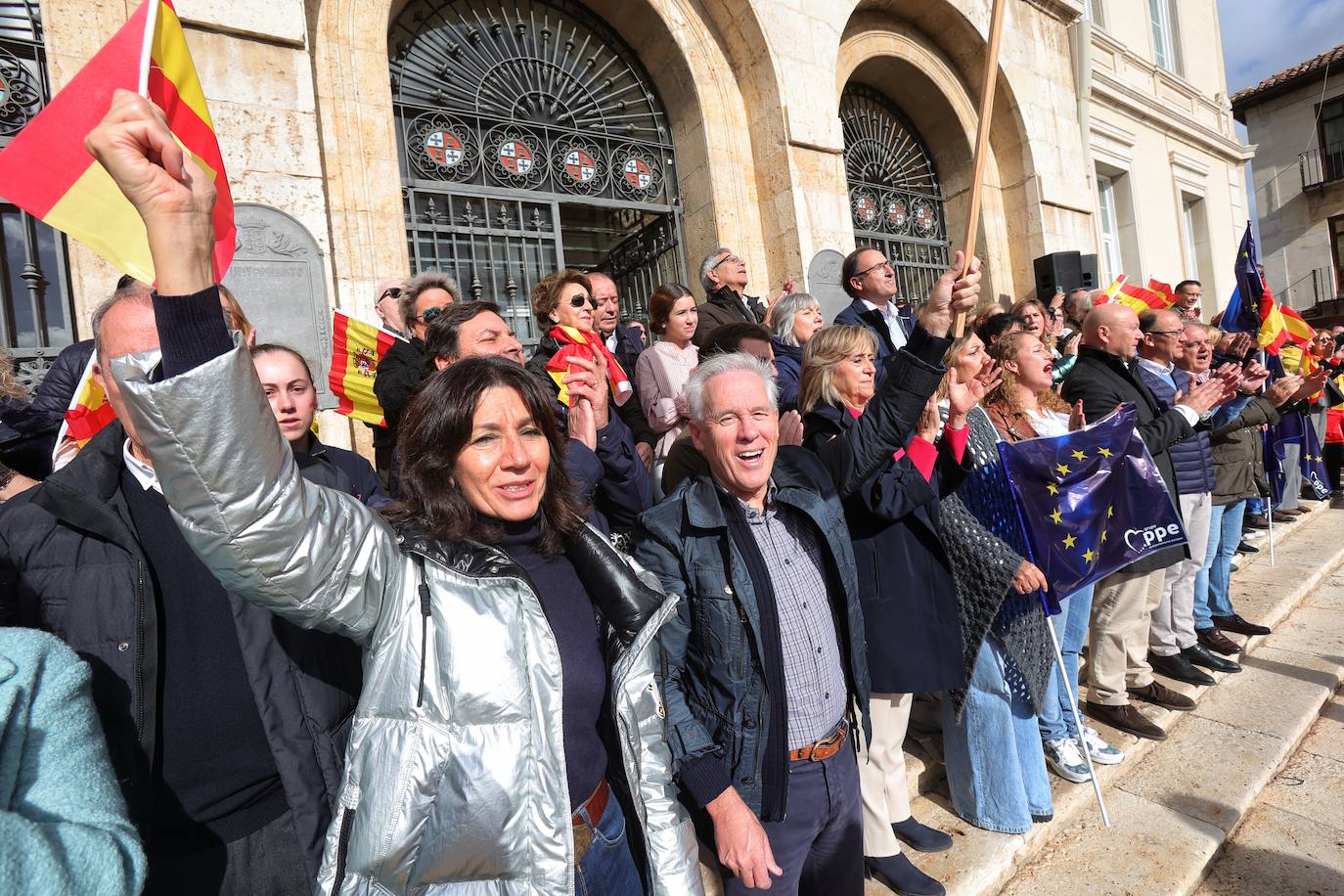 Los palentinos claman contra la amnistía en la Plaza Mayor