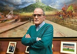 Marcelino Maté posa en su despacho, en la sede de la Federación Territorial en Arroyo.