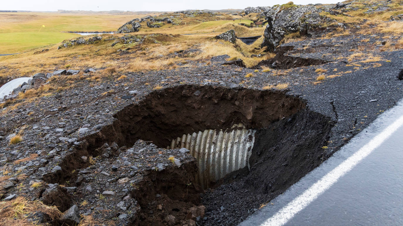 Islandia se resquebraja por los terremotos