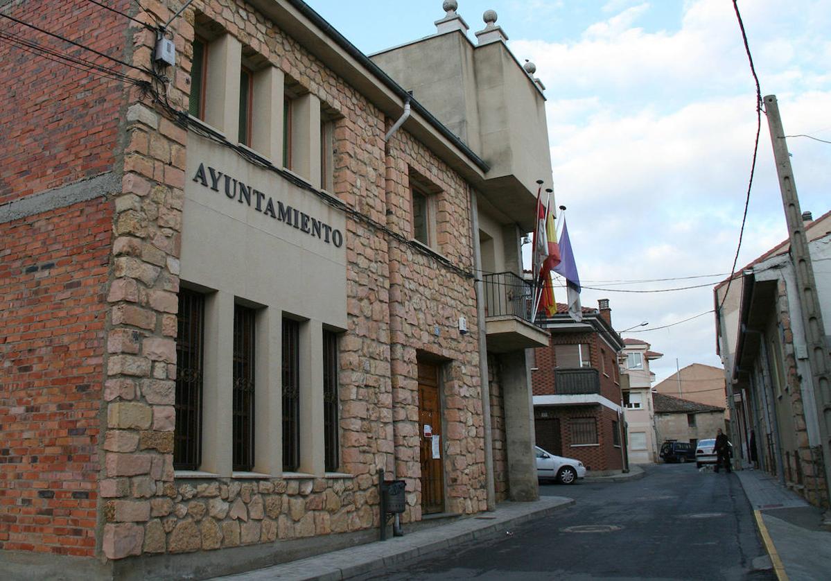 Vista exterior del Ayuntamiento de La Lastrilla.