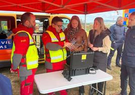 Presentación, este martes en Alcazarén, de la nueva unidad de drones de Protección Civil.