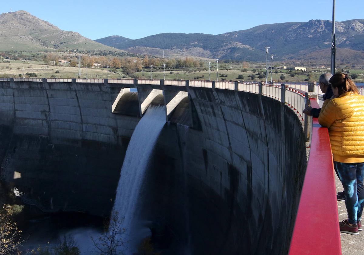 Embalse del Pontón Alto al cien por cien de su capacidad, este martes.