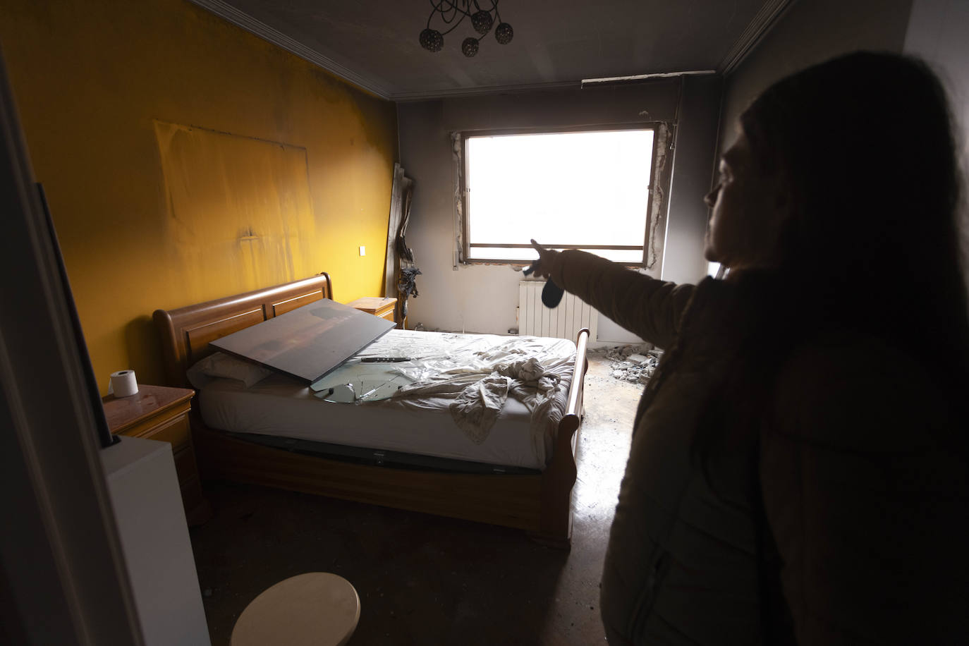 Los vecinos del edificio afectado por la explosión en Juan de Valladolid vuelven a casa
