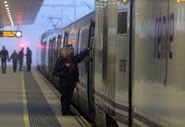 CC OO expresa su «preocupación» por «cómo trata» Renfe a los viajeros con origen y destino en Zamora