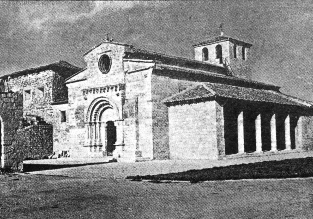El templo en 1986, antes de las obras de restauración.