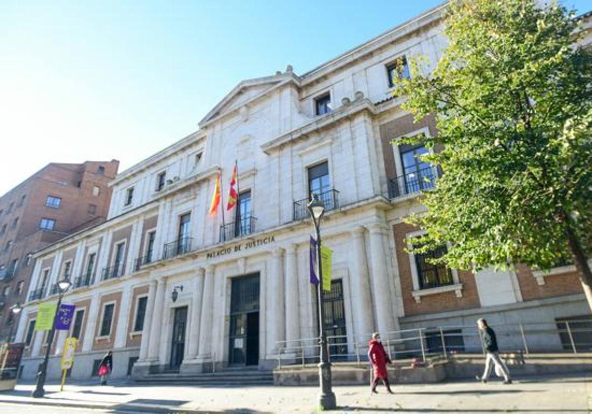 Fachada de la Audiencia de Valladolid.