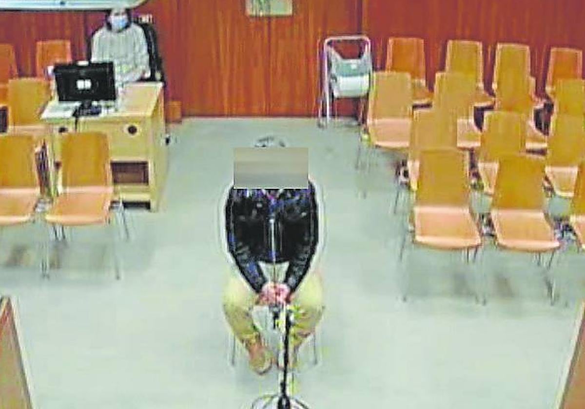 Primer interrogatorio de Óscar S. M. ante la instructora, en abril de pasado año.