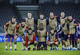 Jugadores de la selección en el último entrenamiento antes de enfrentarse a Chipre.