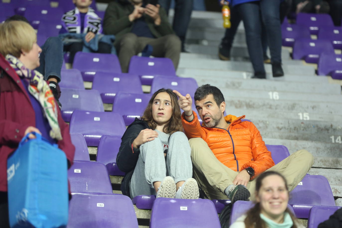 Búscate en las gradas del Estadio José Zorrilla (1 de 3)