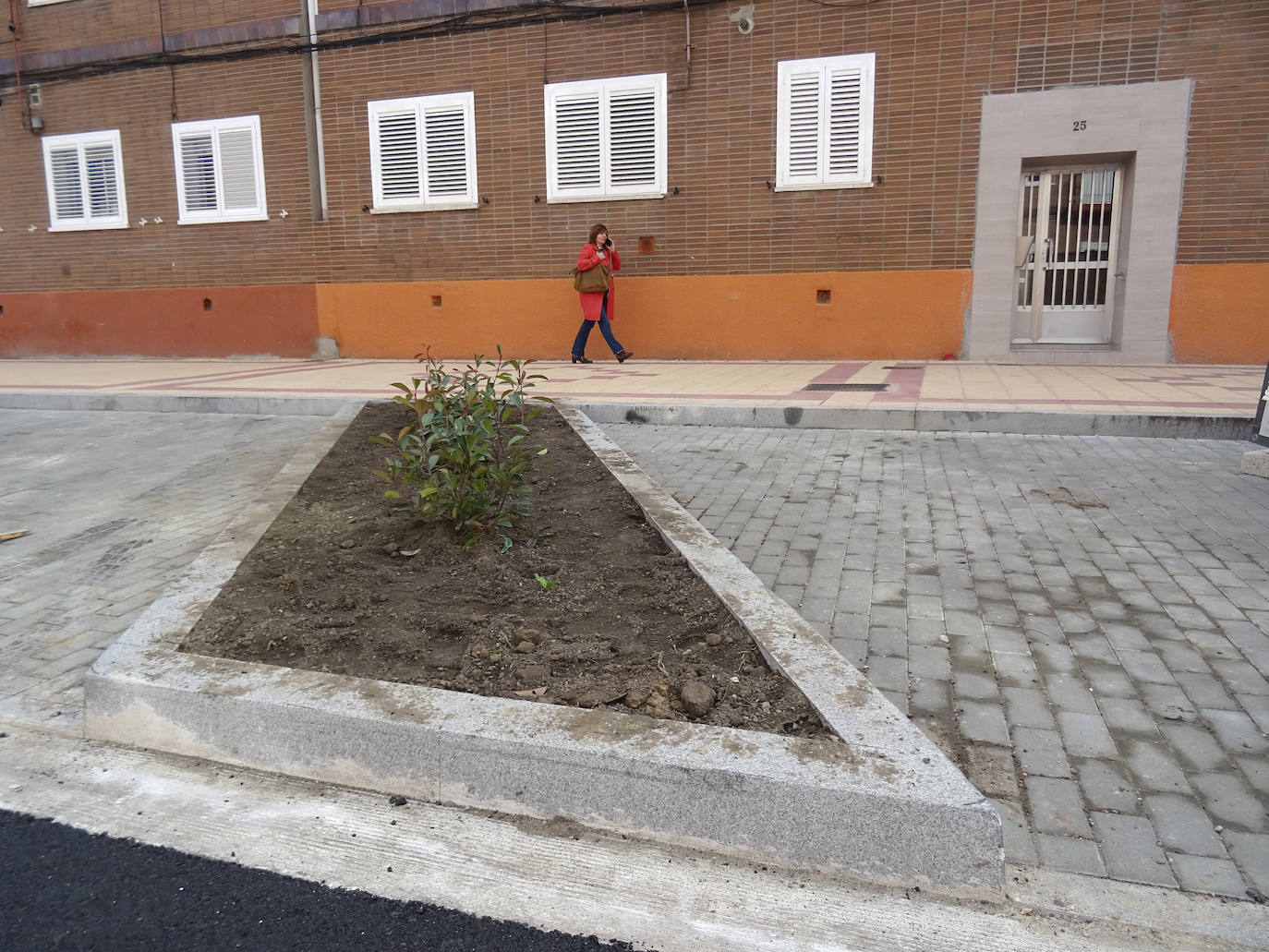 La imágenes de la remozada avenida de los Reyes Católicos