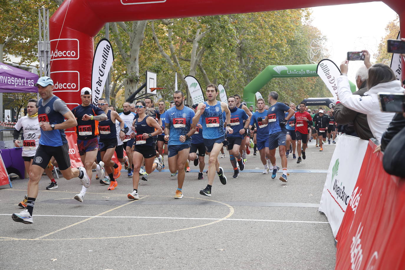 En imágenes, los equipos participantes en la VII Carrera de Empresa Adecco (5/13)