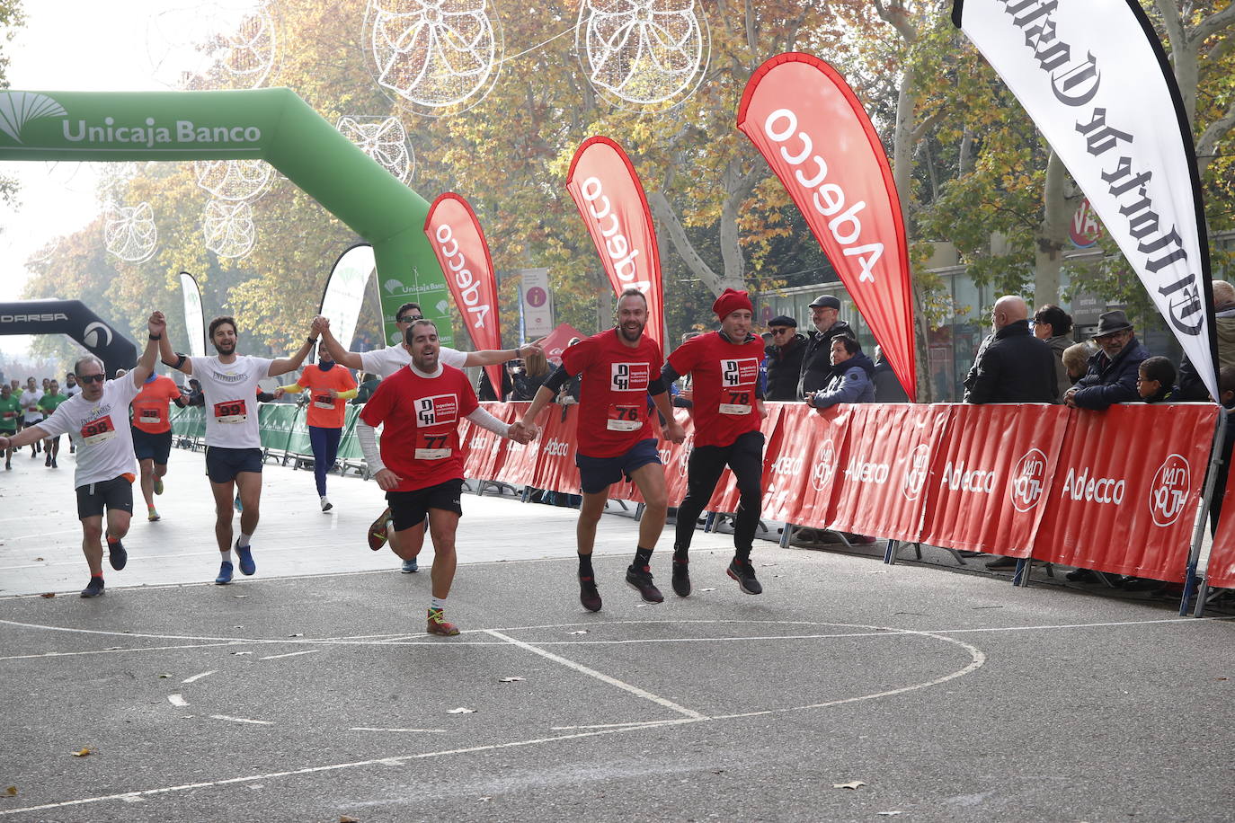 En imágenes, los equipos participantes en la VII Carrera de Empresa Adecco (8/13)