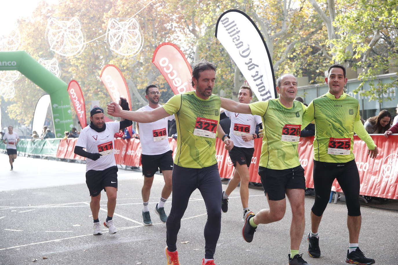 En imágenes, los equipos participantes en la VII Carrera de Empresa Adecco (8/13)