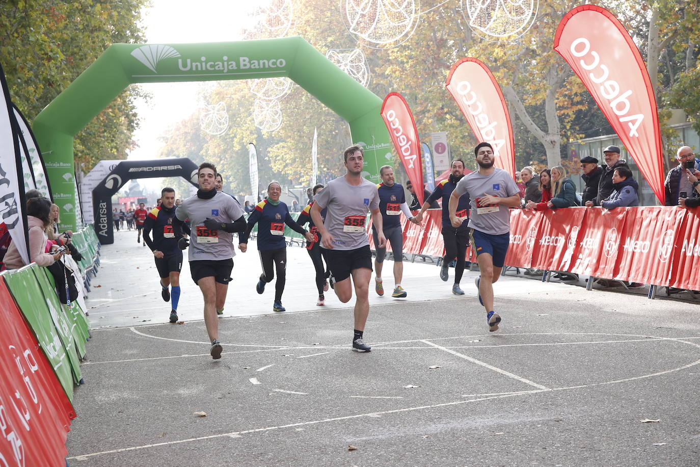 En imágenes, los equipos participantes en la VII Carrera de Empresa Adecco (10/13)