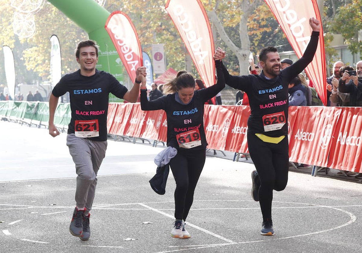 En imágenes, los equipos participantes en la VII Carrera de Empresa Adecco (11/13)