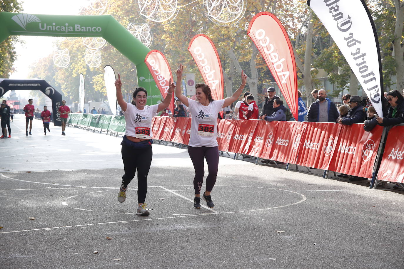 En imágenes, los equipos participantes en la VII Carrera de Empresa Adecco (12/13)