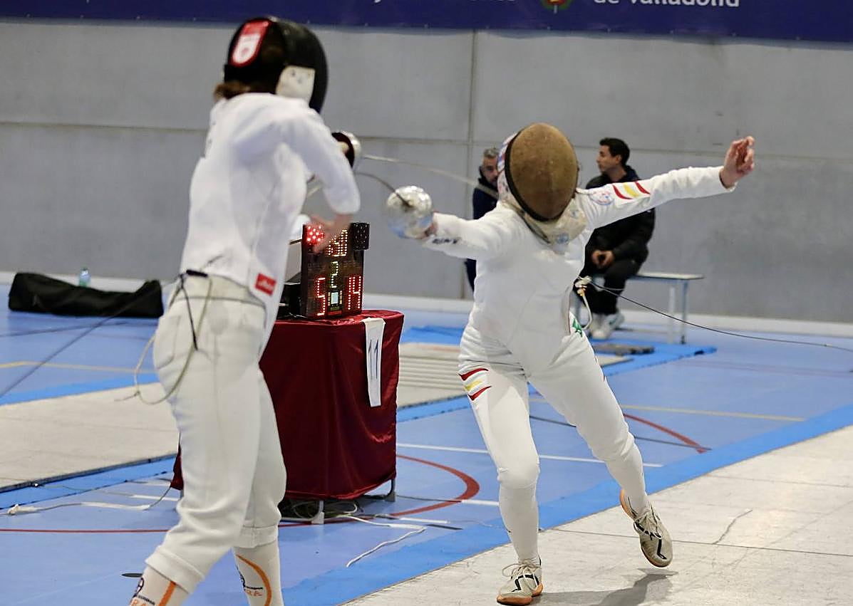 Imagen secundaria 1 - Inés García se adjudica el Torneo Nacional de espada de Valladolid