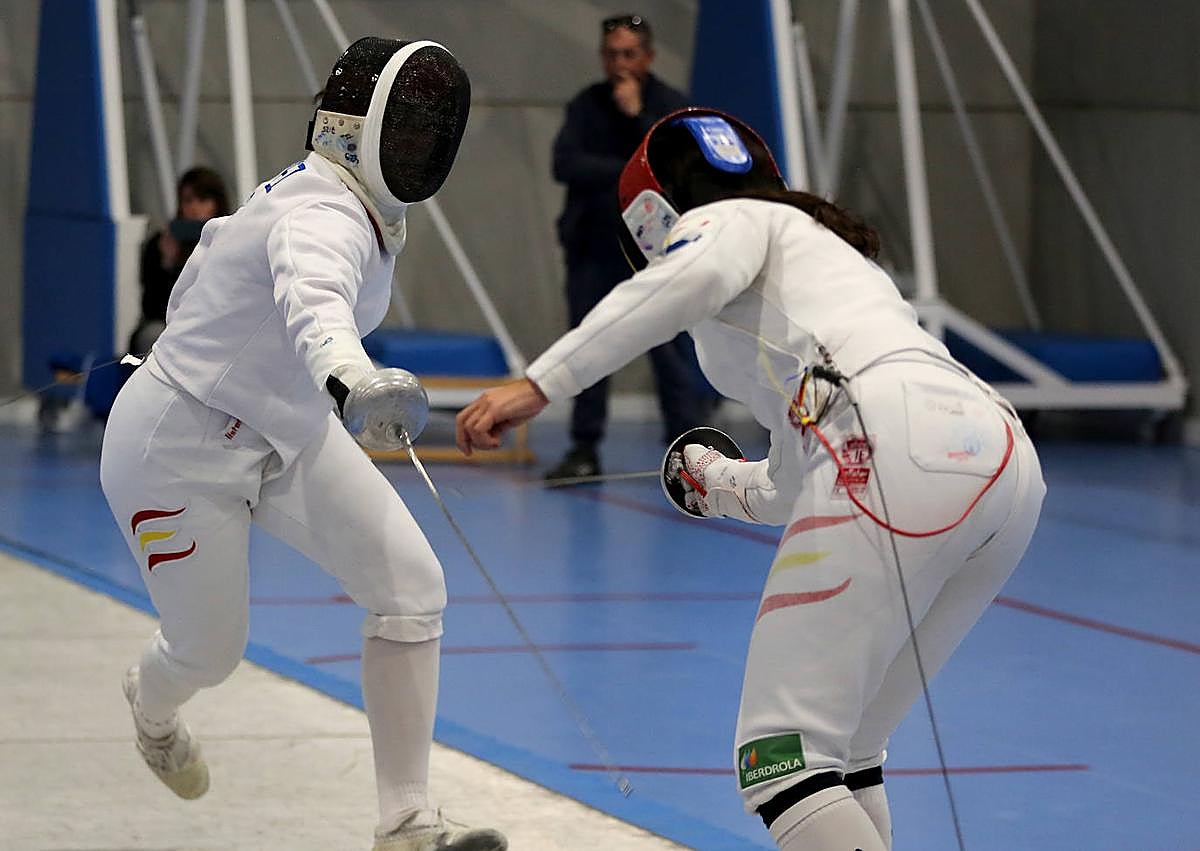 Imagen secundaria 1 - Inés García se adjudica el Torneo Nacional de espada de Valladolid
