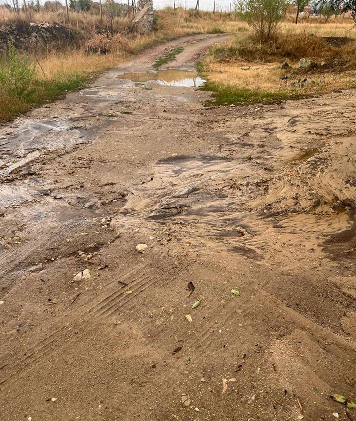 Imagen secundaria 2 - Caminos de Tanarro, antes y después de las precipitaciones de los últimos meses.